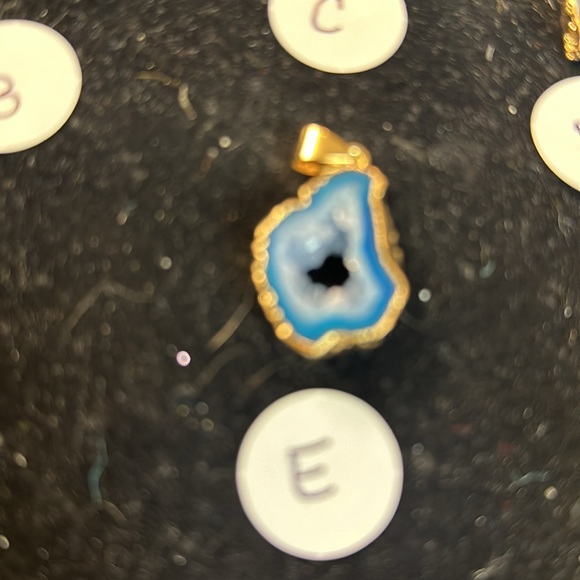 Blue geode sliced agate druzy pendants gold metal lined - Picture 6 of 6